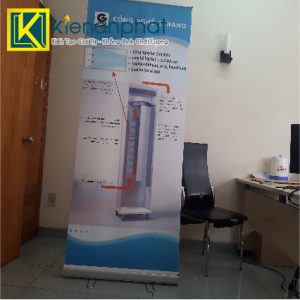 nhận in standee nhanh dạng cuốn