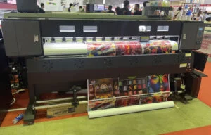 giá in decal khổ lớn 2025